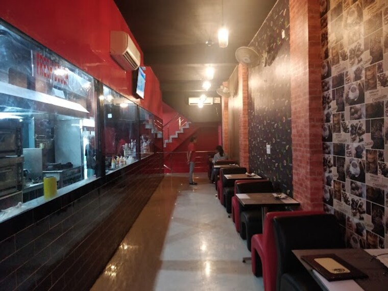 Pathankot_Pizza_planet_cafe_2