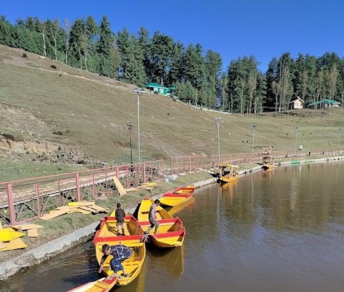 Patnitop_Sanasar_Lake_3