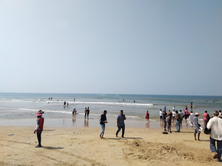 Ratnagiri_Ganpatipule_beach_2