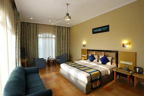 Kohinoor Samudra Beach Resort