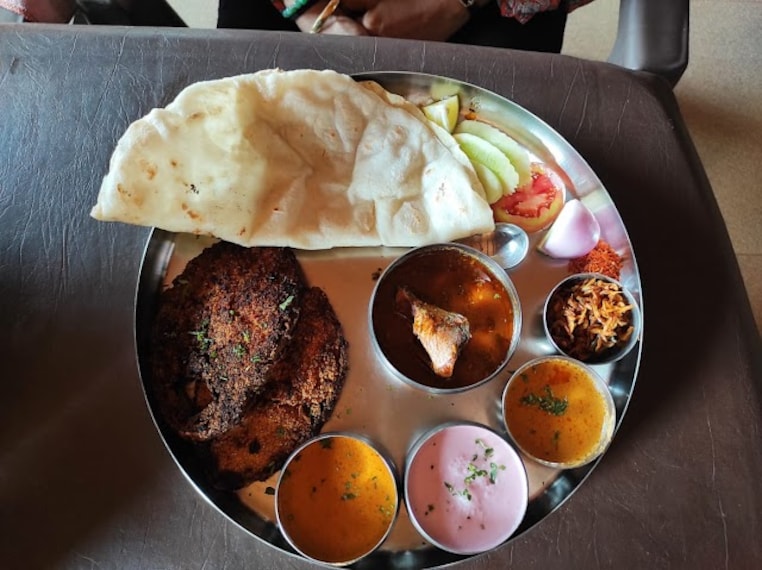 Ratnagiri_Masala_kitchen_2