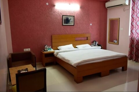 Hotel The Raj Palace