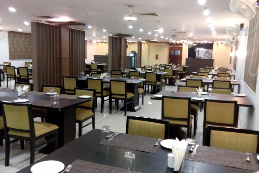 Rewari_Hotel_the_raj_palace_2
