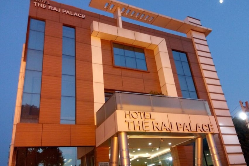 Rewari_Hotel_the_raj_palace_3