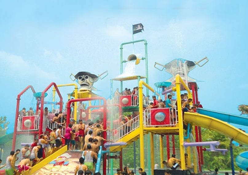 Roorkee_Crystal_world_1