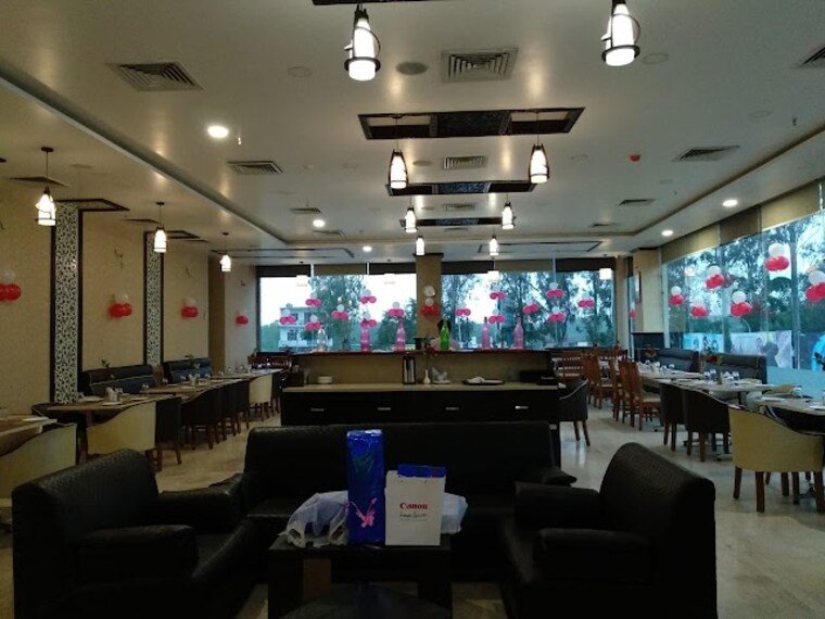 Roorkee_Pi_restaurant_3