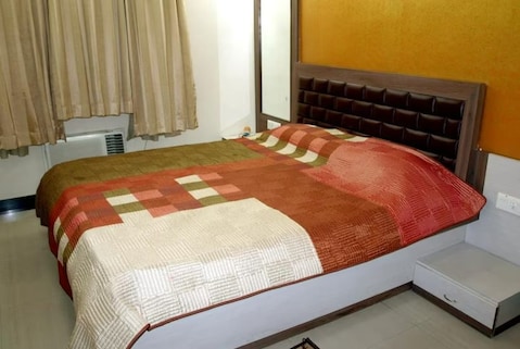 Hotel M N International