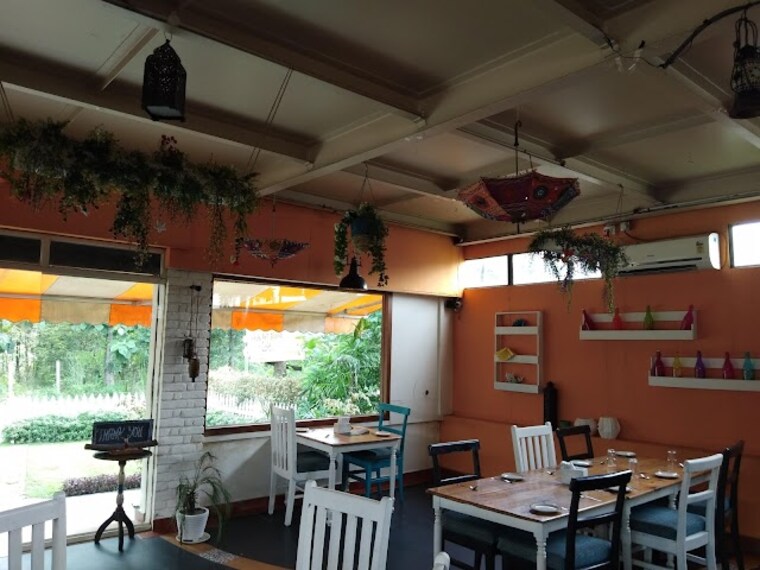 Rudrapur_Apriqot_cafe_restaurant_1