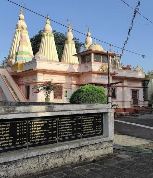 Sangli_Bahubali_hill_temple_2