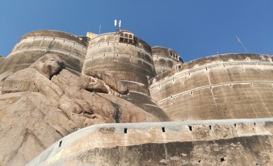 Sikar_Laxmangarh_fort_2