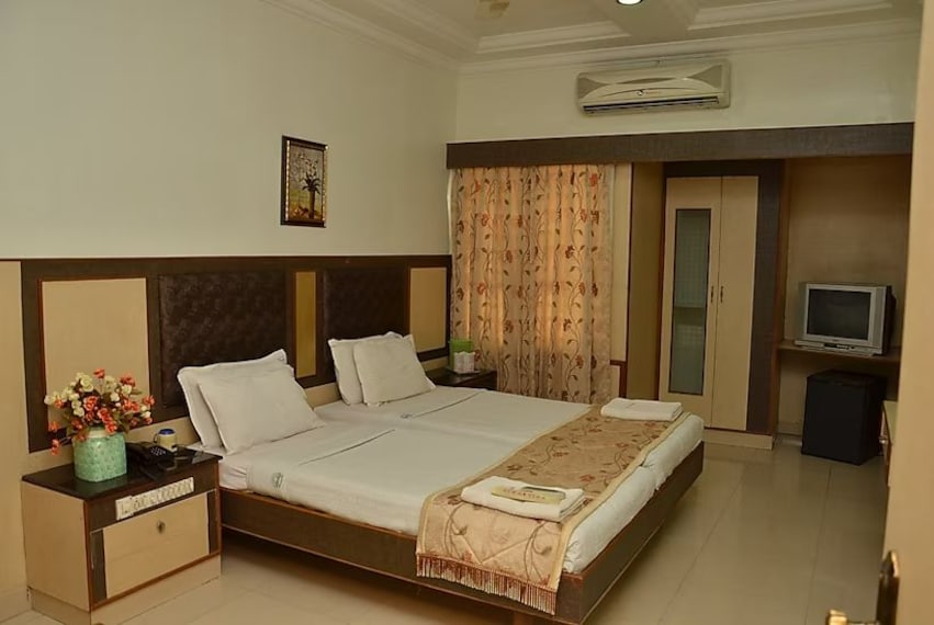 Tirunelveli_Hotel_aryaas_2