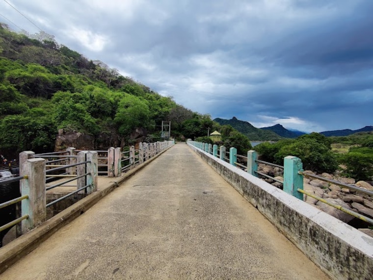 Tirunelveli_Manimuthar_waterfalls_3