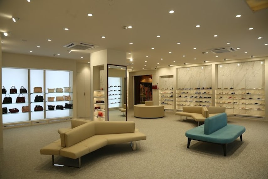 Vapi_Galaxy_high_street_3