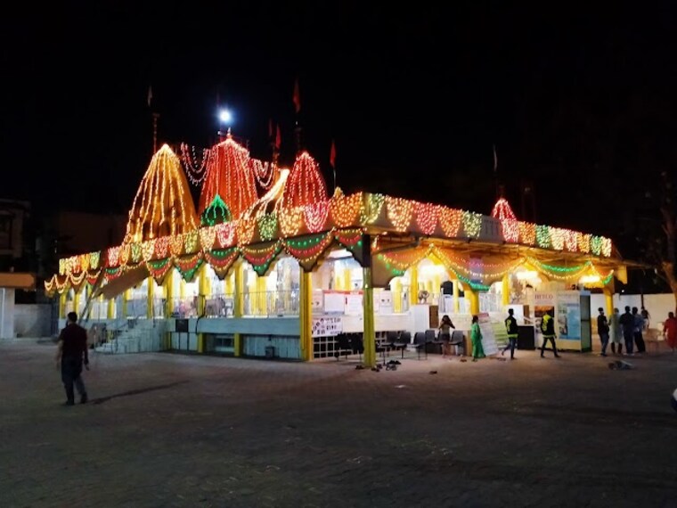 Vapi_Gidc_garden_1
