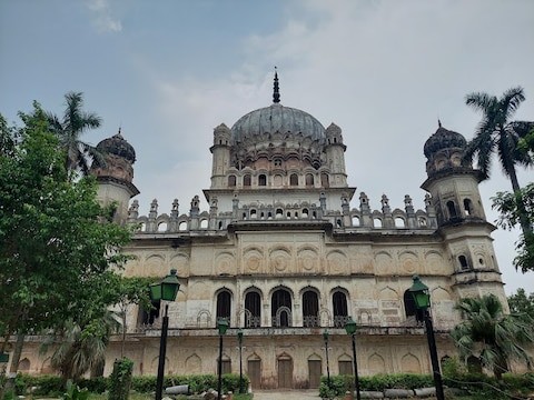 Bahu Begum ka Maqbara