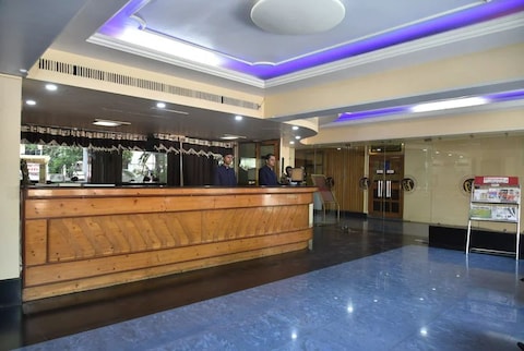Hotel Rajhans International