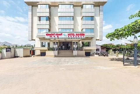 Hotel Naveen Regency