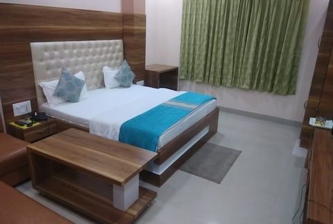 MMAZZ Hotel