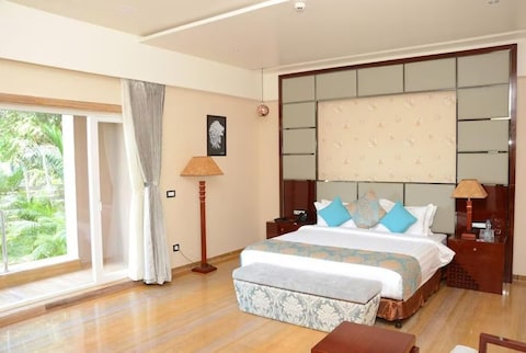 7 Seasons Resort & Spa