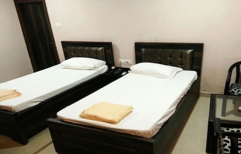 Satyam Hotel