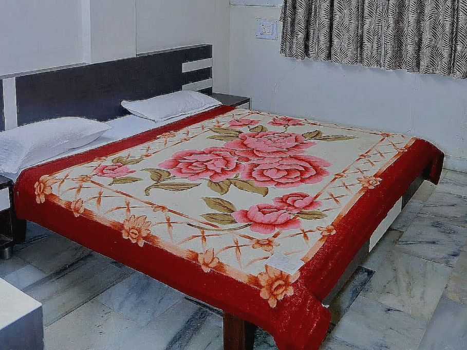 Ambaji_Hotel_Asopalav_O_91478_Collection_1