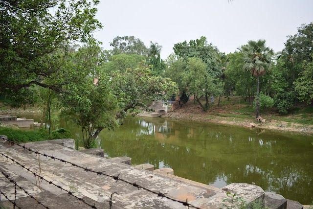 Deoghar_naulakha_temple_3