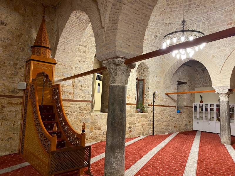 Antalya_Yivli_Minare_Square_3
