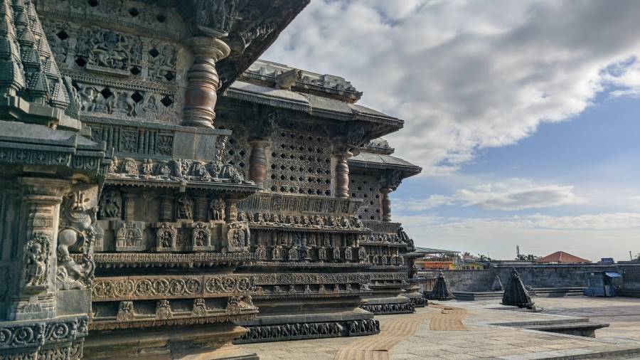Belur_Shri_Chennakeshava_Swami_Temple_10