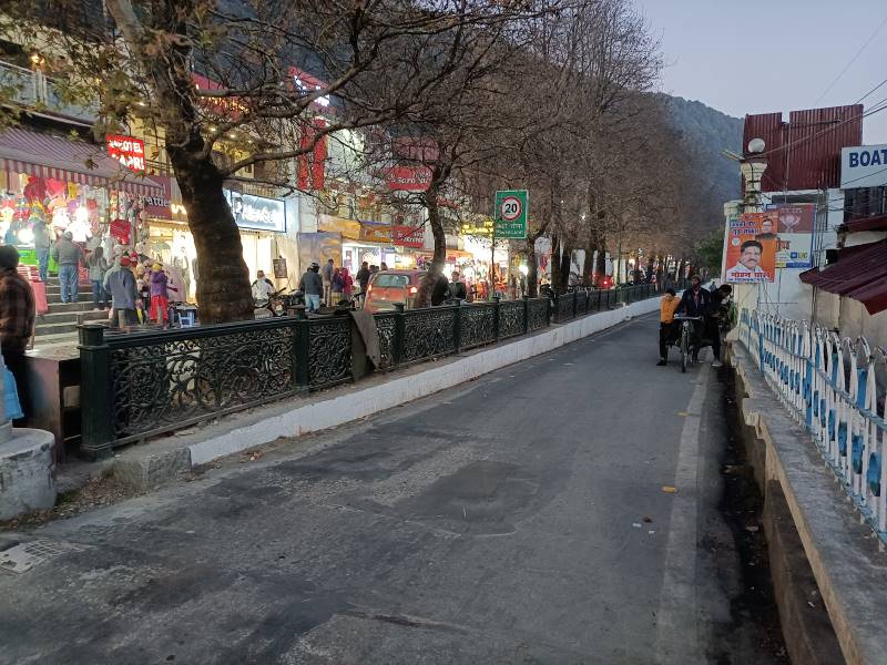 Bhimtal_Mall_Road_Bhimtal_3