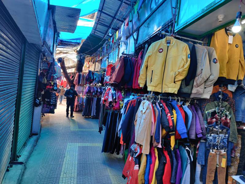 Bhimtal_The_Tibetan_Market_6