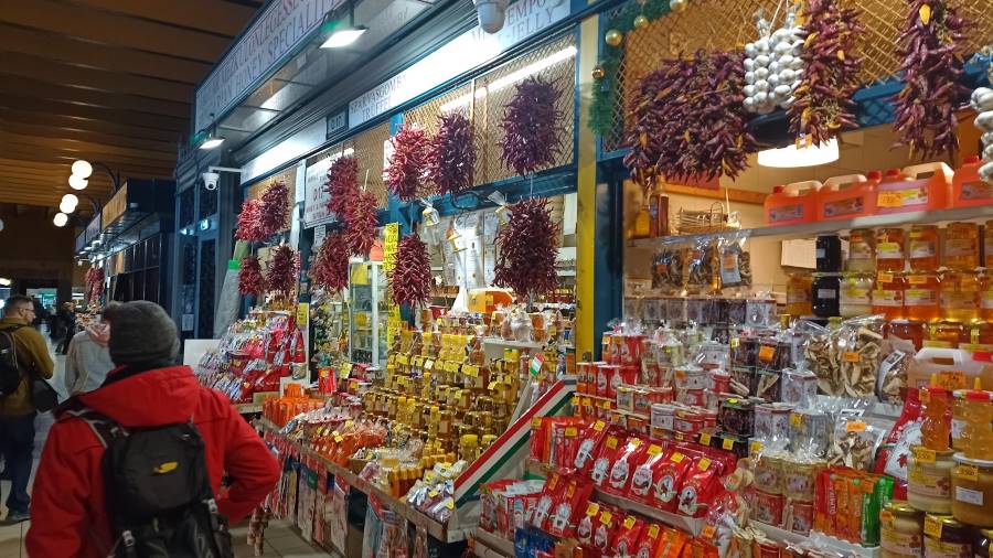 Budapest_Great_Market_Hall_8