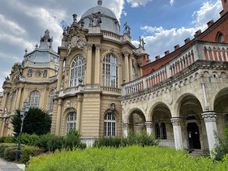 Budapest_Vajdahunyad_Castle_4