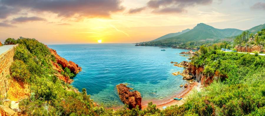 Cannes_Ferrari_along_the_French_Riviera_SS_3