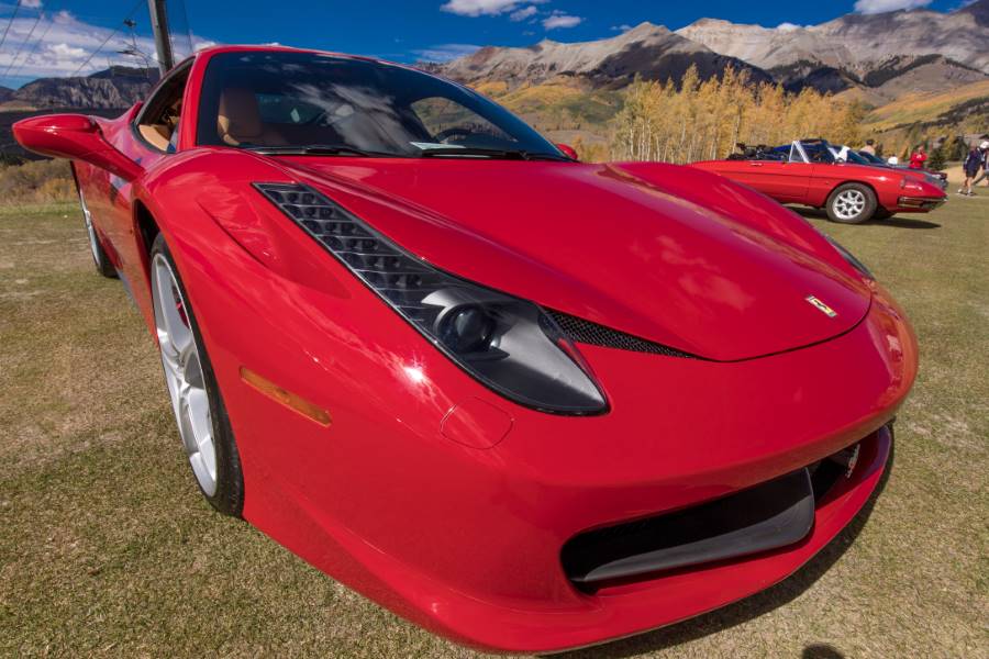 Cannes_Ferrari_along_the_French_Riviera_SS_4