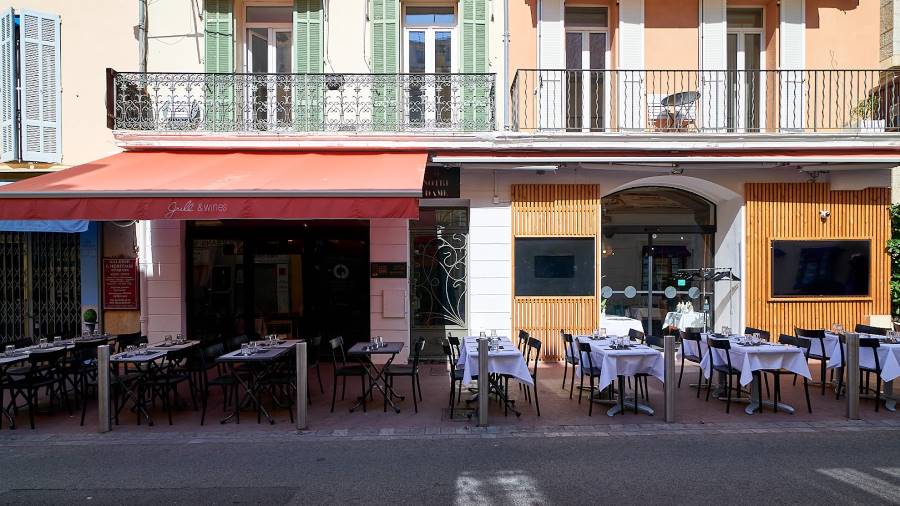 Cannes_Grill_and_Wines_8