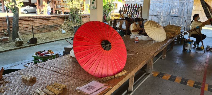 Chiang_Mai_Bo_Sang_Umbrella_Village_2