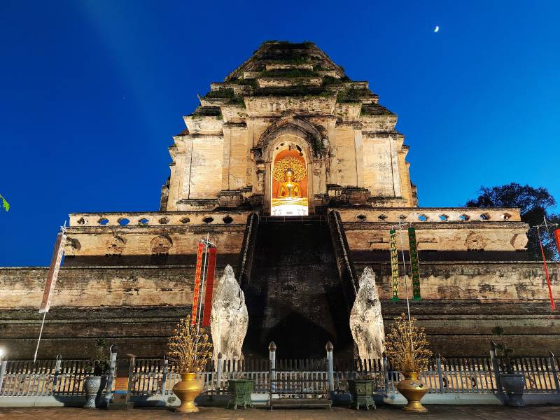 Chiang_Mai_The_Ruins_of_Wat_Chedi_Luang_2