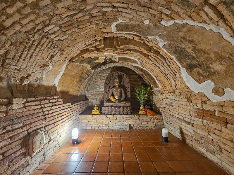 Chiang_Mai_Wat_Umong_Suan_Phutthatham_2