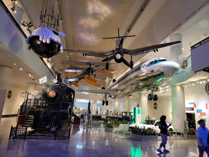Chicago_Museum_of_Science_and_Industry_2