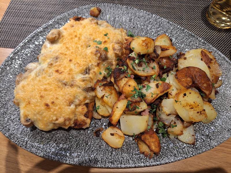 Cologne_Restaurant_Brucken-Riverside_Dining_6