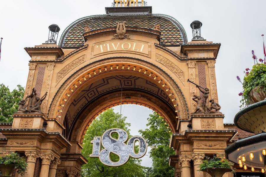 Copenhagen_Tivoli_Gardens_4