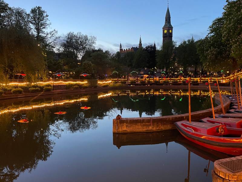 Copenhagen_Tivoli_Gardens_9