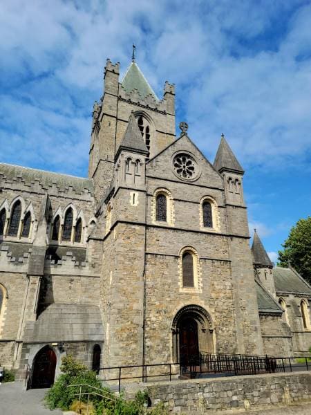 Dublin_Christ_Church_Cathedral_2