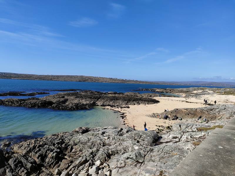 Galway_Catch_Sun_at_Coral_Strand_1