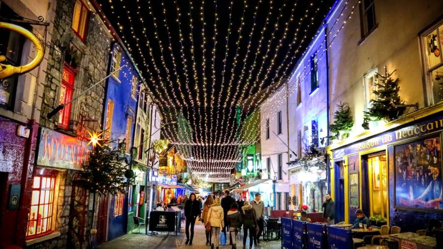 Galway_Quay_Street_Galway_2