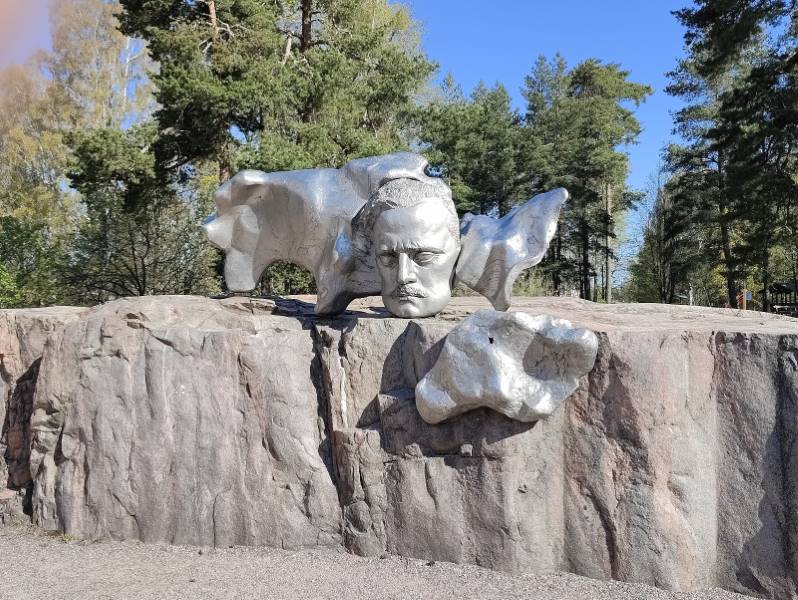 Helsinki_Sibelius_Monument_and_Park_2