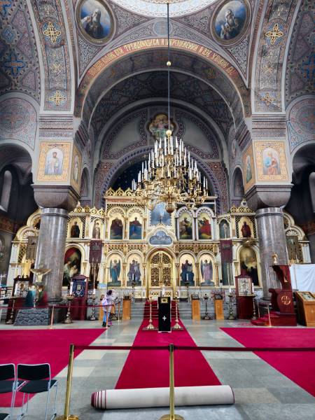 Helsinki_Uspenski_Cathedral_2