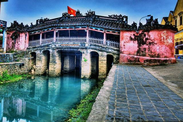 Hoi_An_Japanese_Covered_Bridge_1