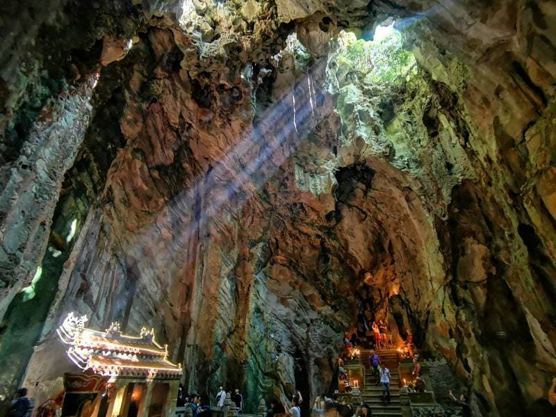 Hoi_An_Marble_Mountain_2