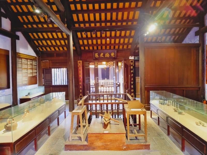 Hoi_An_Museum_of_Traditional_Medicine_2